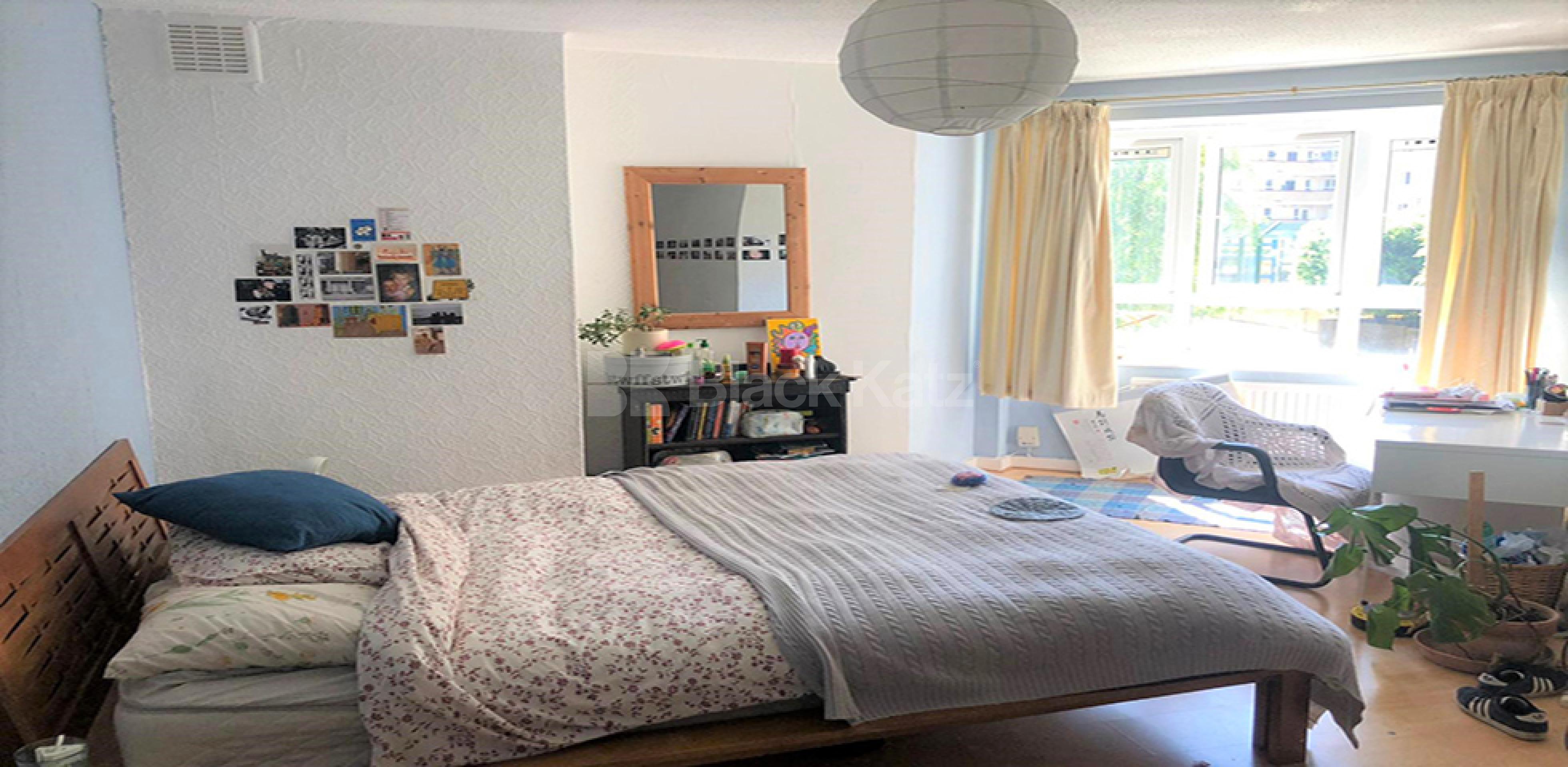 Spacious 4 double bedrooms with access to private garden Dalmeny Avenue, Tufnell Park N7